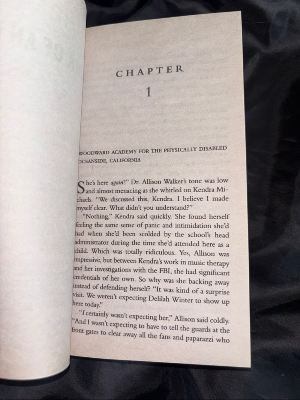 2 Book Bundle by Iris Johansen💀📚 - Picture 6 of 6